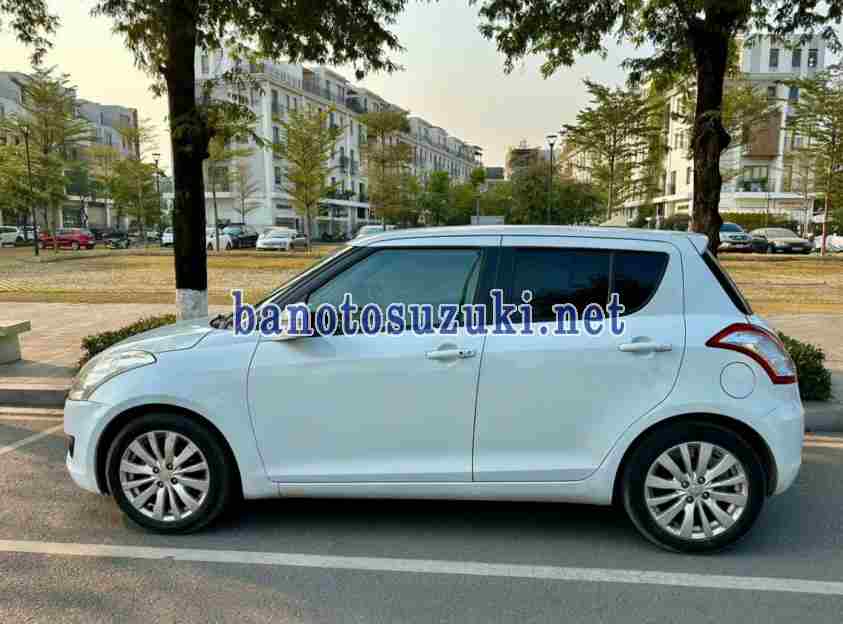 Cần bán gấp Suzuki Swift 1.4 AT 2015 - Xe đẹp - Giá tốt