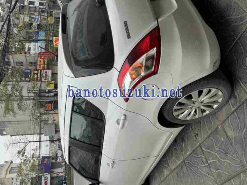 Cần bán gấp Suzuki Swift 1.4 AT đời 2015, màu Trắng